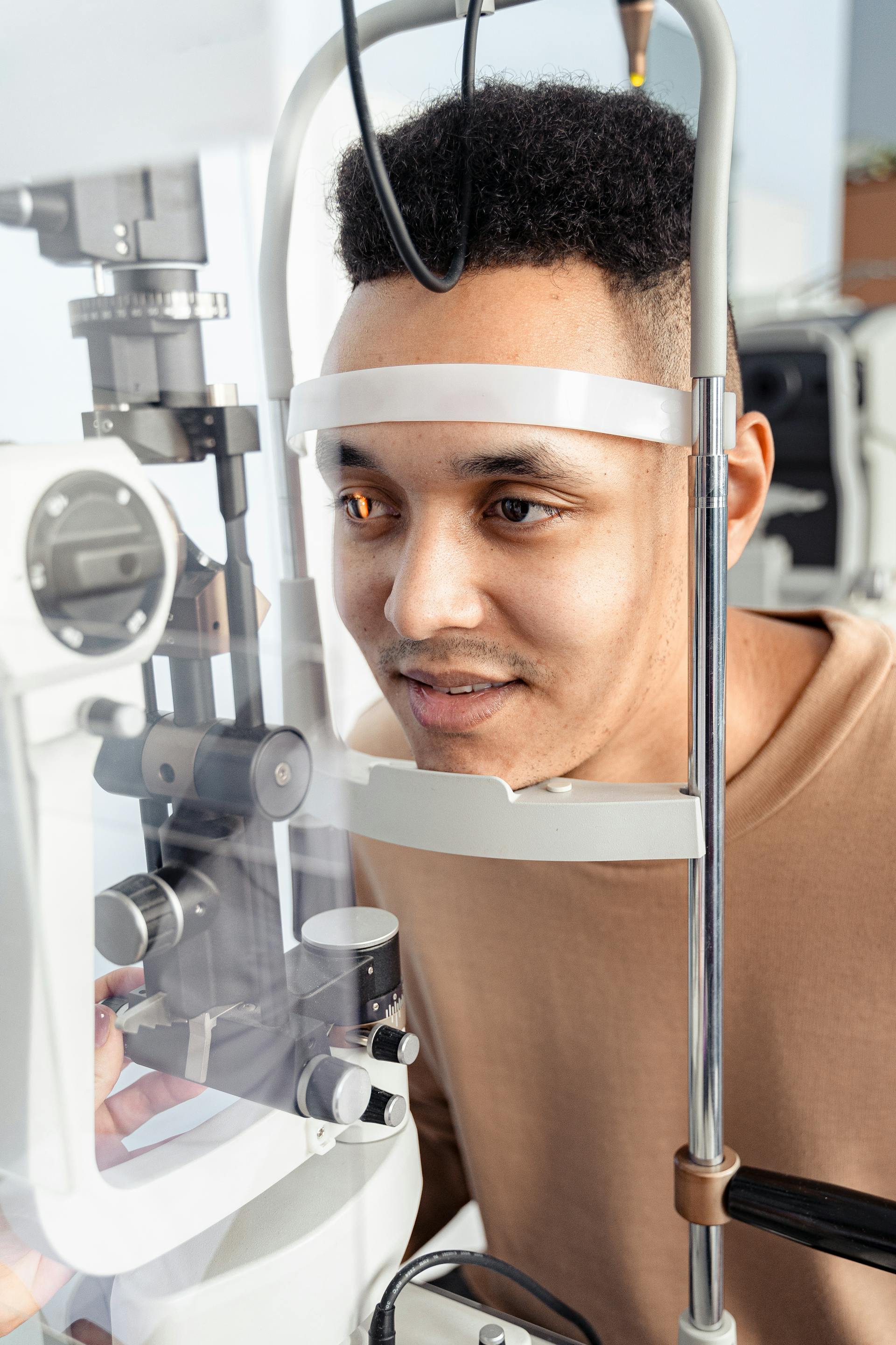 Medical Eye Doctor vs. Optometrist: What Is the Difference and Who Should You See?